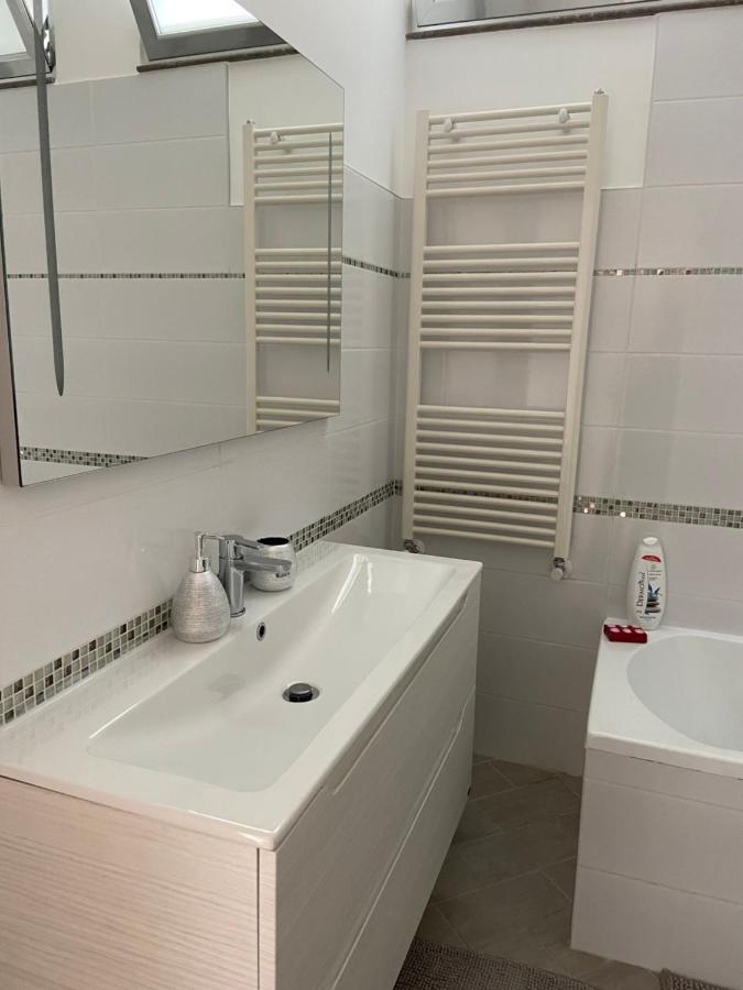 Bari Nalasia Beach Apartment מראה חיצוני תמונה